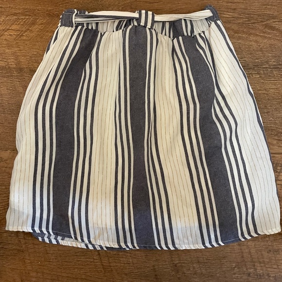Sadie & Sage stripe skirt - Picture 2 of 4